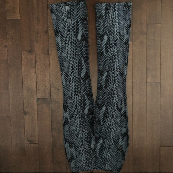 Express Y2K Vintage High-Waist Reptile Print Slit Boot Cut Pants - Picture 6 of 11